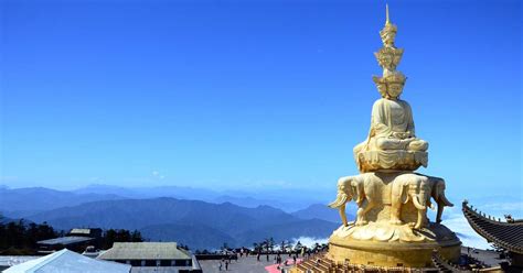 Emei Mountain Scenic Area: A Breathtaking Tapestry of Natural Wonders and Spiritual Serenity!