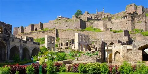 Golconda Fort - A Majestic Architectural Marvel Steeped in History and Legend!