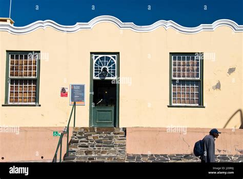 The Bo-Kaap Museum: A Burst of Color and Historical Delight!