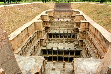 The Rani ki Vav: A Monumental Symphony of Stone and Water!