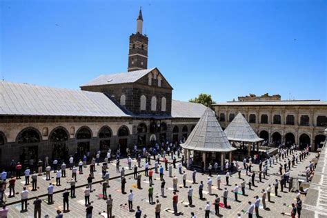 The Ulu Cami Mosque in Denizli: Unveiling Architectural Splendor and Timeless History!